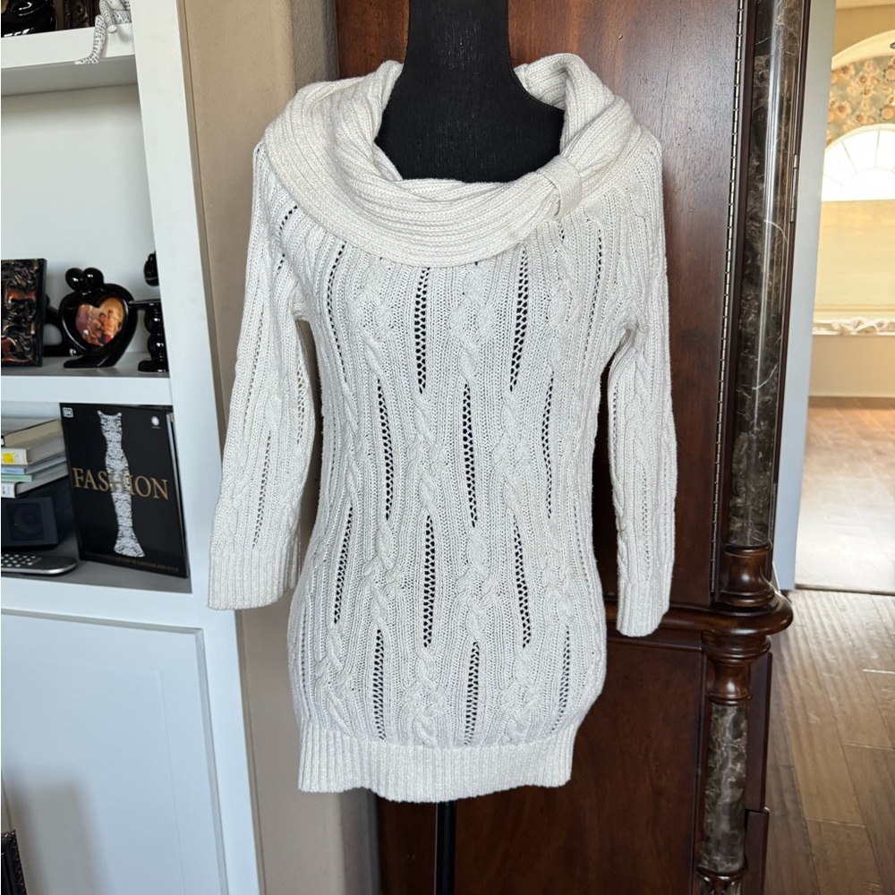 White House Black Market Cable Knit Sweater‎